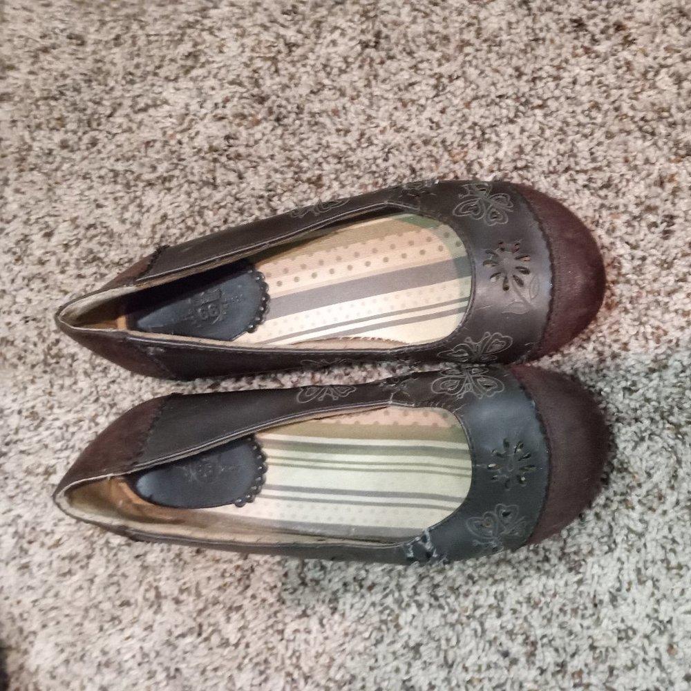 Womens flats
